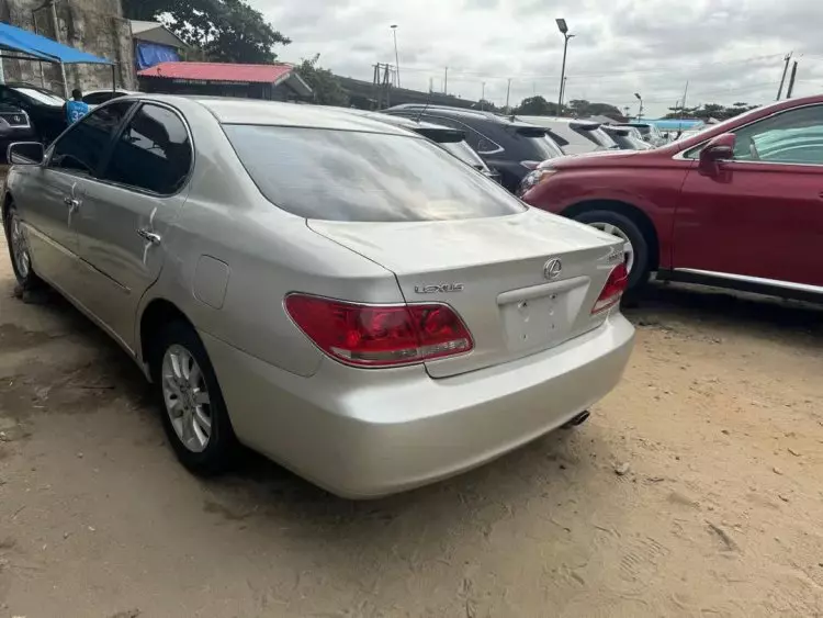 Lexus ES 300