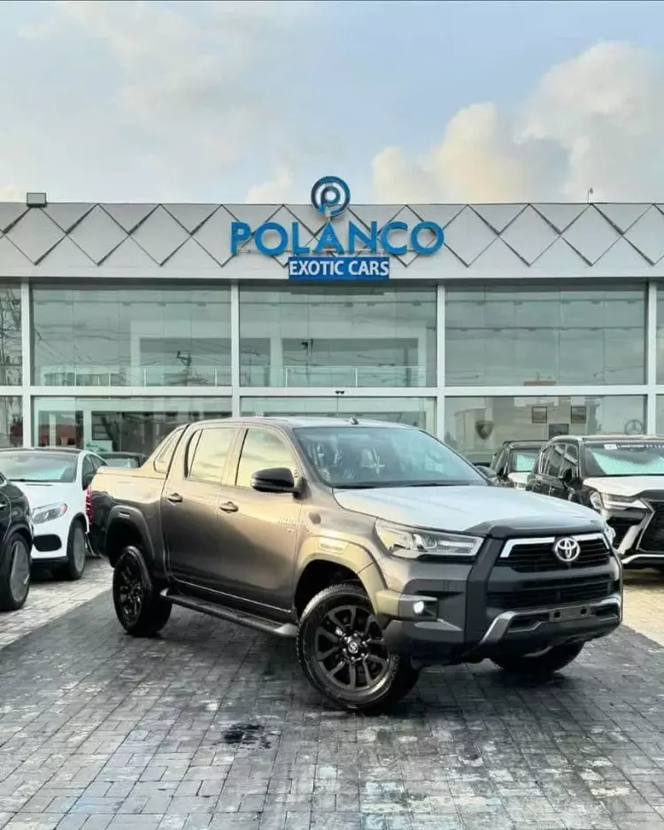 Toyota Hilux