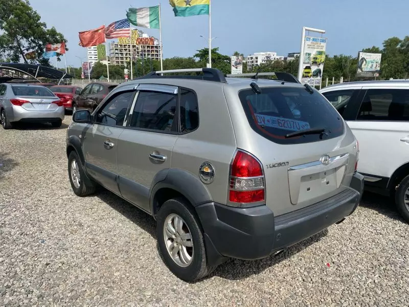 Hyundai Tucson   - 2008