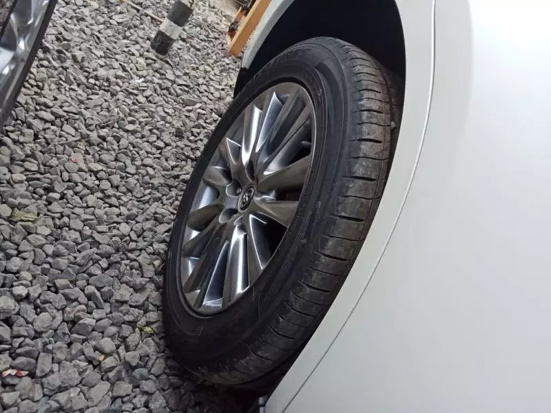Toyota Harrier hybrid    - 2017