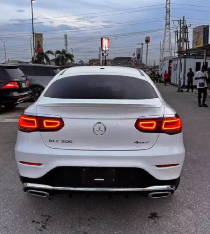 Mercedes-Benz GLC 300   - 2021