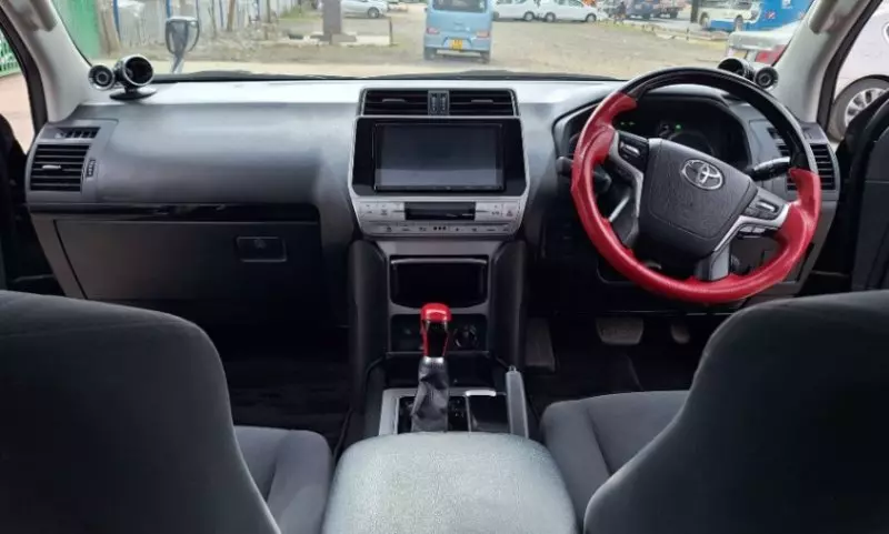 Toyota Land Cruiser   - 2019