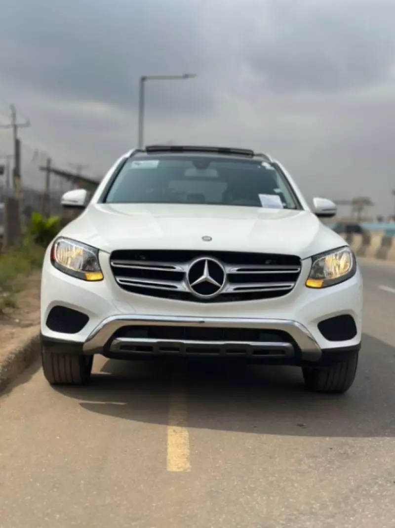 Mercedes-Benz GLC 300   - 2016