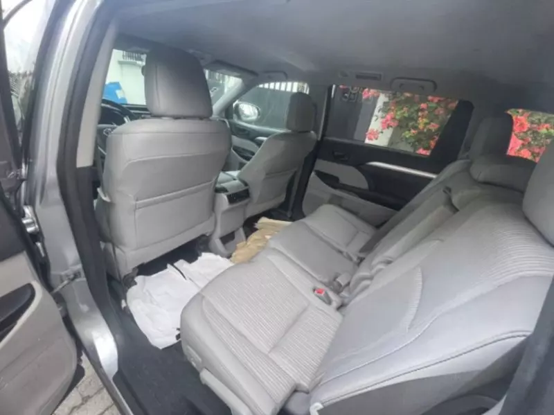 Toyota Highlander   - 2016