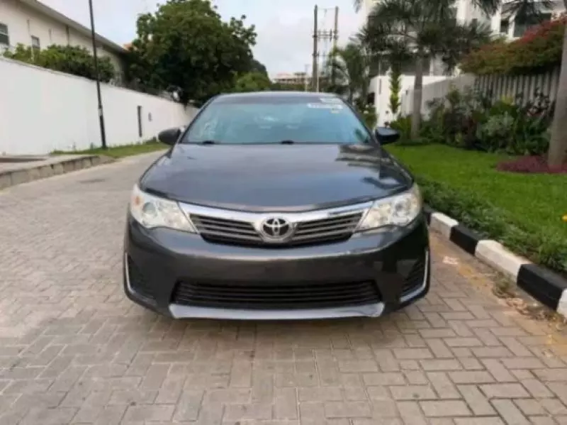 Toyota Camry   - 2014