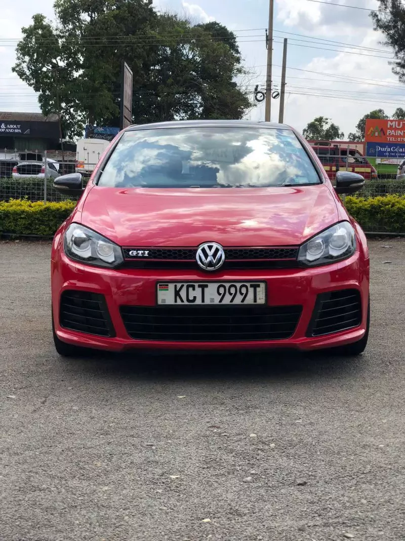 Volkswagen Golf   - 2011