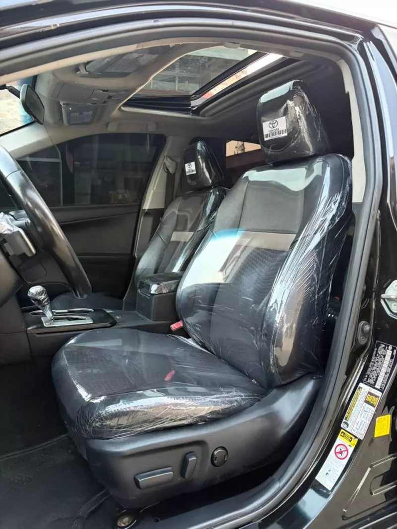 Toyota Camry   - 2012