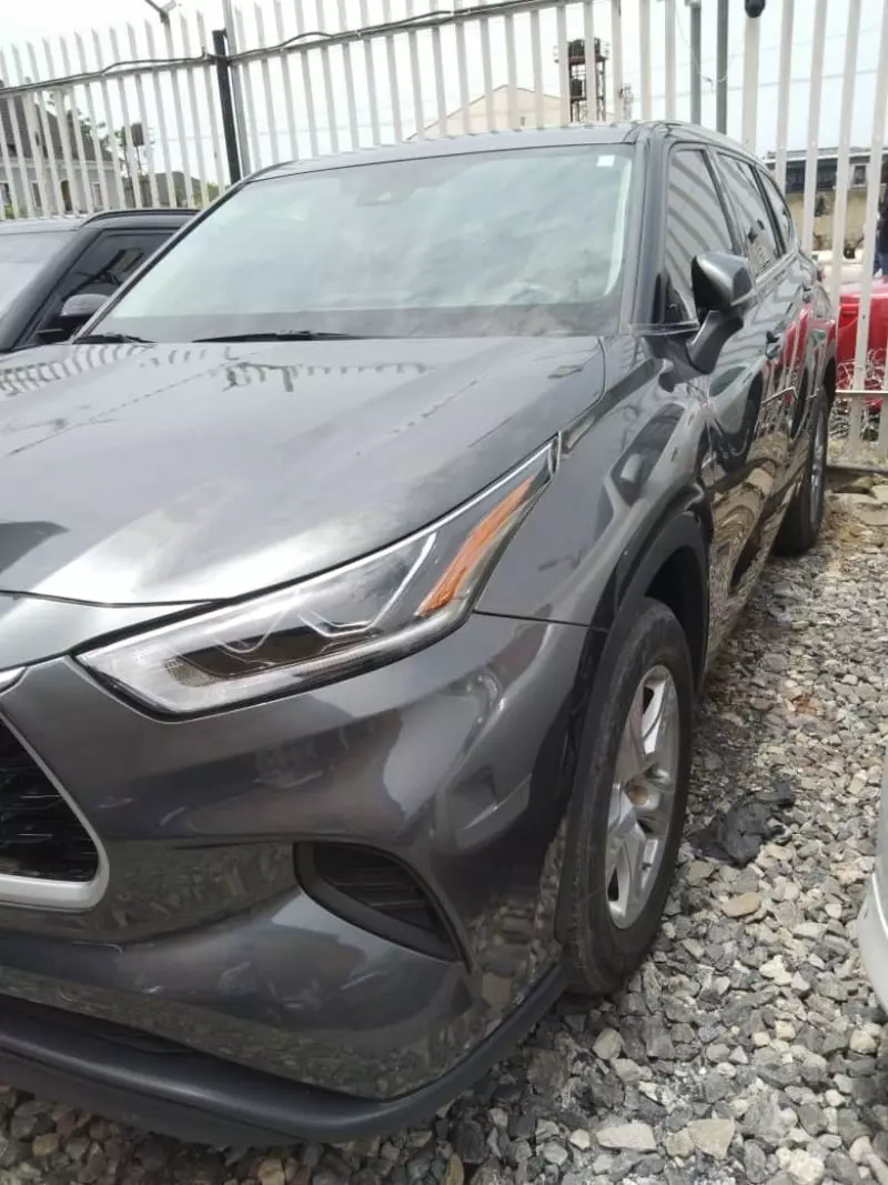 Toyota Highlander   - 2020