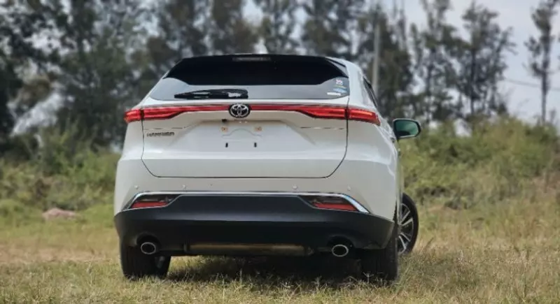 Toyota Harrier   - 2020