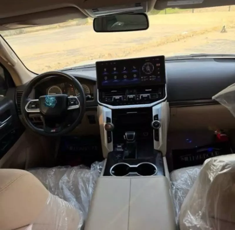 Toyota Land Cruiser GXR   - 2013