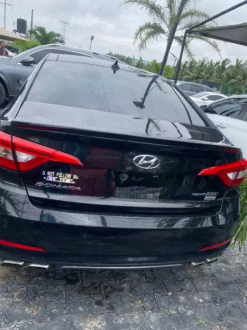Hyundai Sonata   - 2015