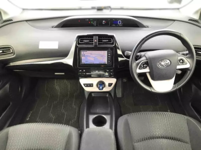 Toyota Prius   - 2018