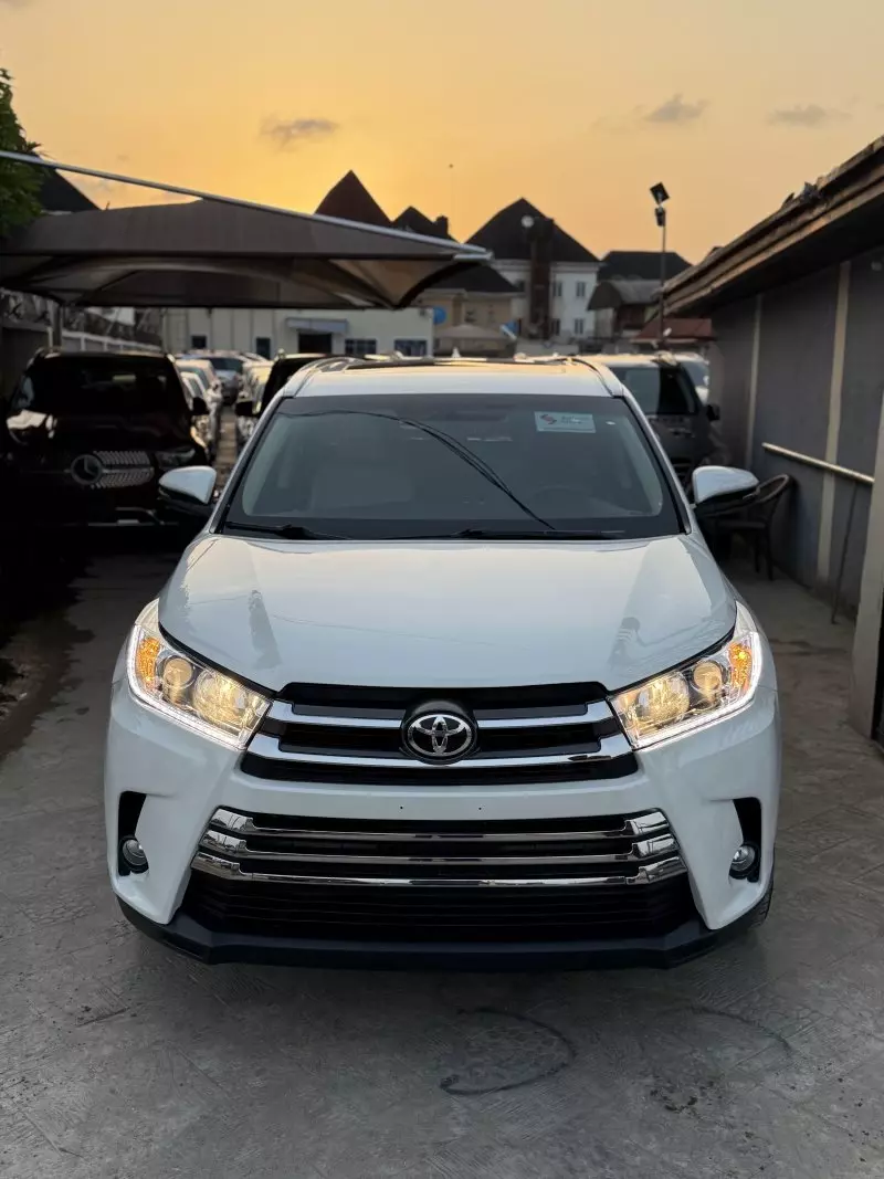 Toyota Highlander   - 2015