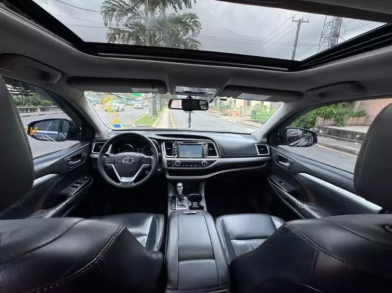 Toyota Highlander   - 2015