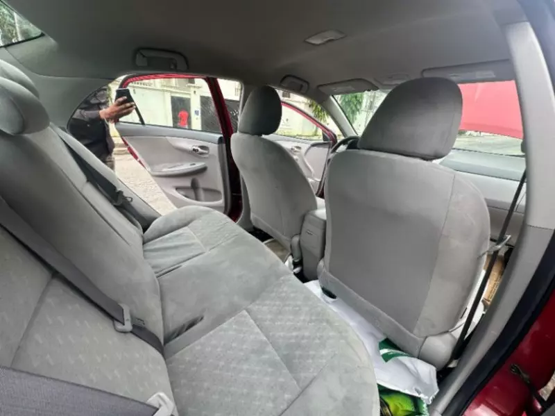 Toyota Corolla   - 2010