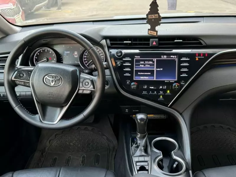 Toyota Camry   - 2018