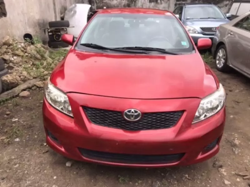 Toyota Corolla   - 2010