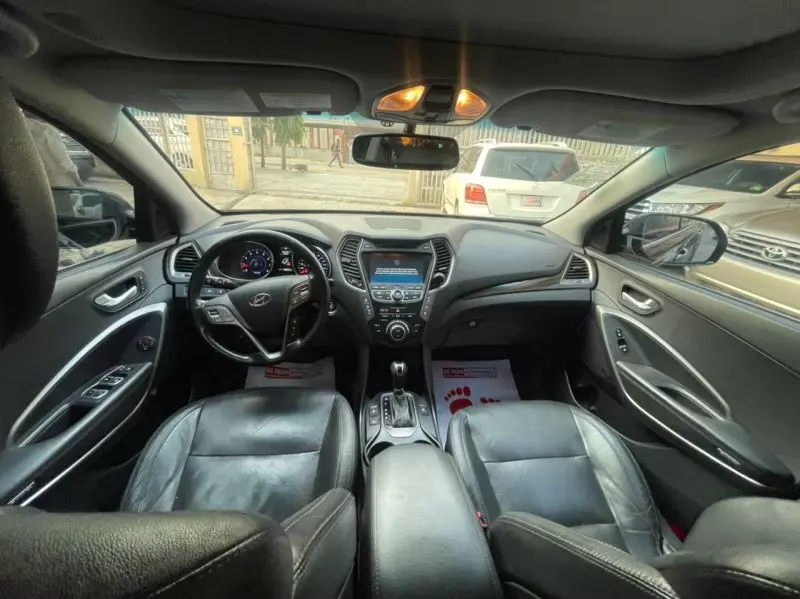 Hyundai Santa Fe   - 2015