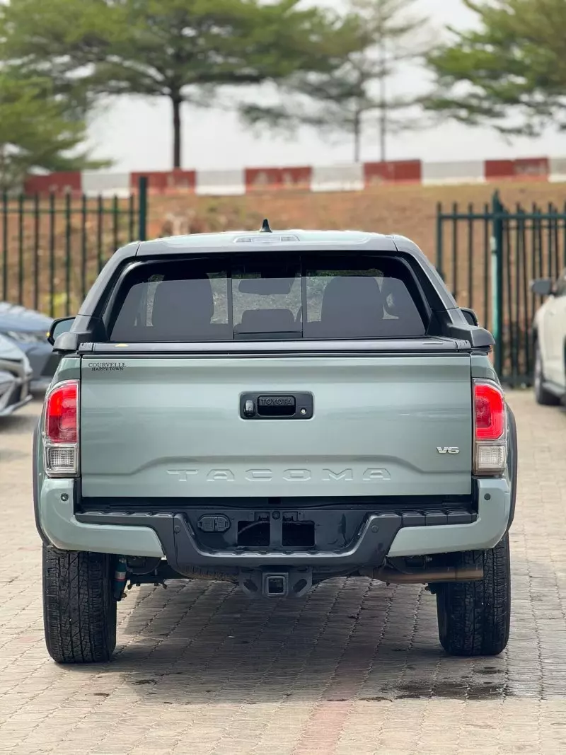 Toyota Tacoma   - 2023