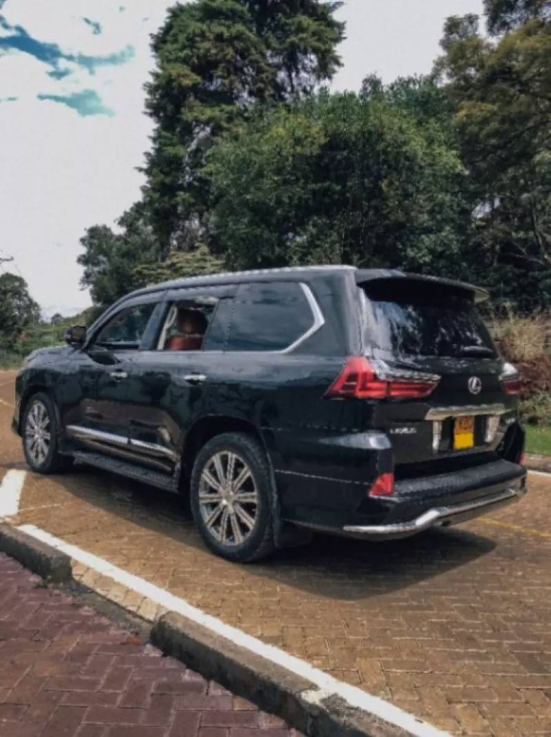 Lexus LX 570   - 2017