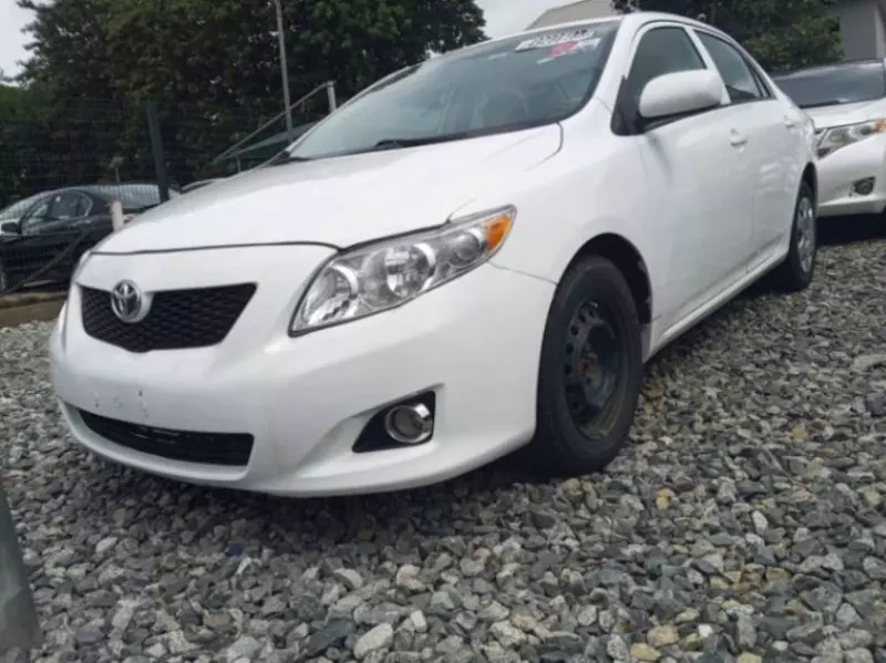Toyota Corolla   - 2011