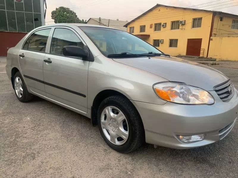 Toyota corolla   - 2003