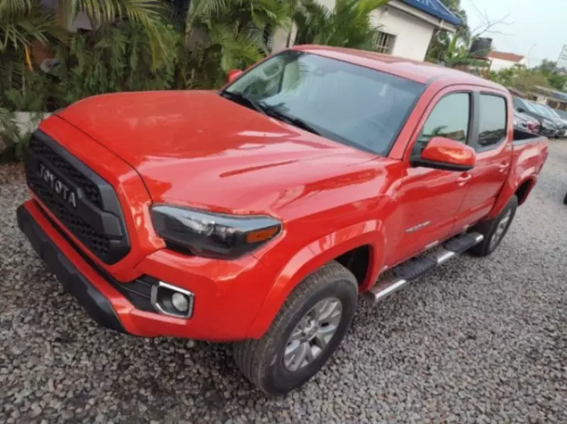 Toyota Tacoma   - 2018