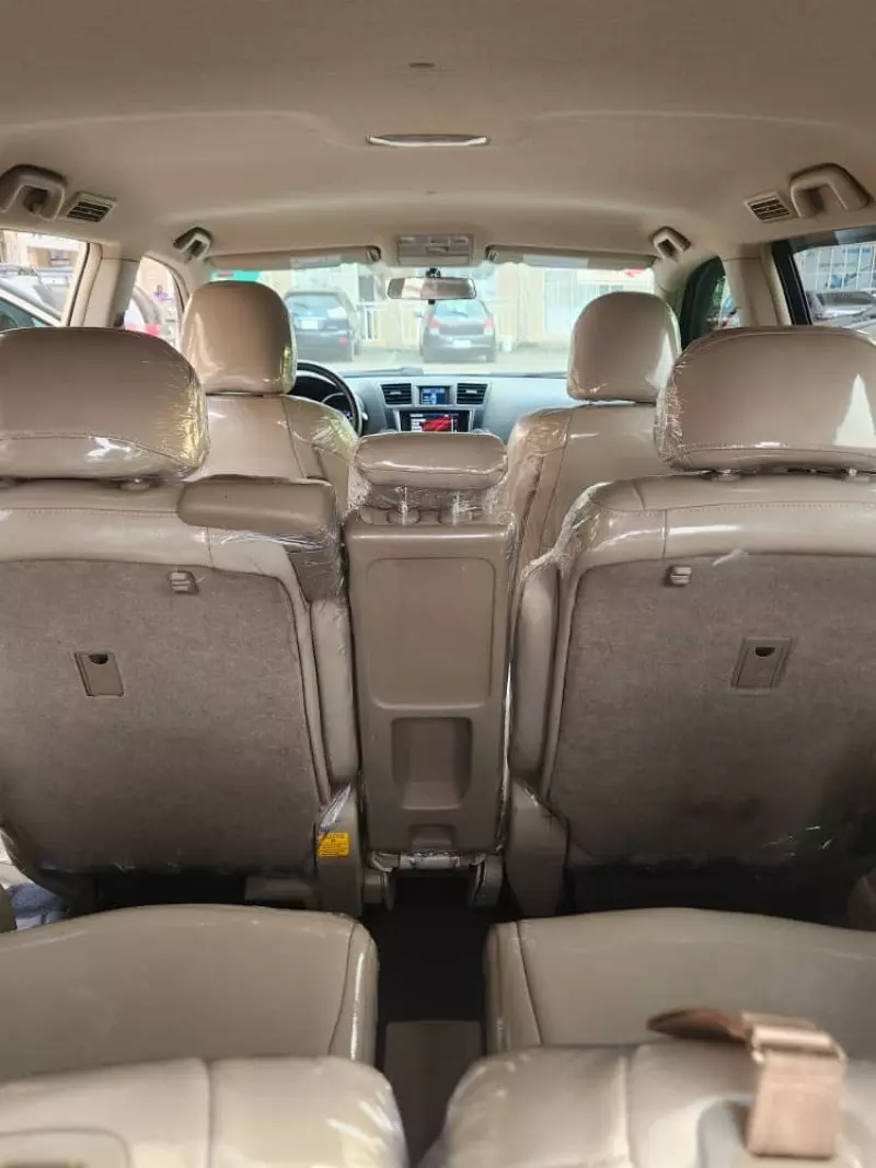 Toyota Highlander   - 2013