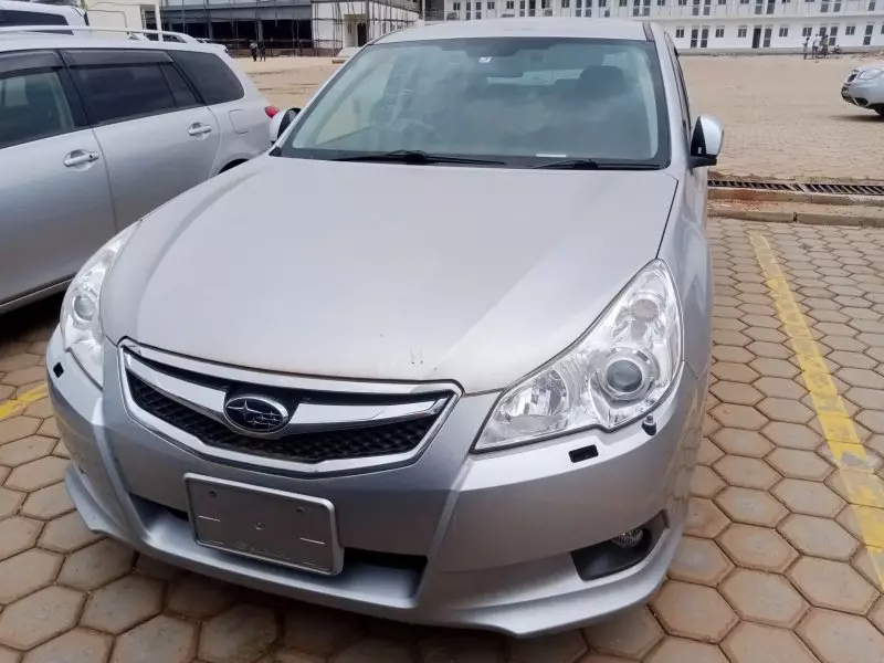 Subaru Legacy   - 2011