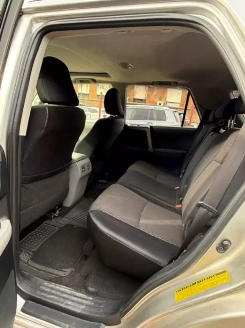Toyota 4-Runner   - 2010