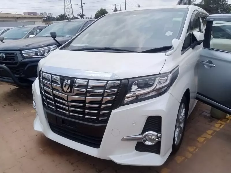 Toyota Alphard   - 2016
