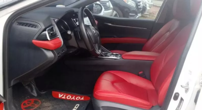 Toyota Camry   - 2019
