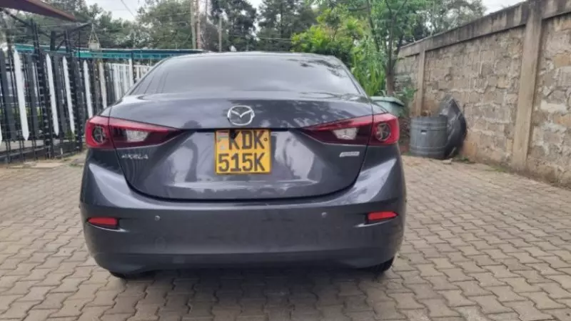 Mazda Axela    - 2015