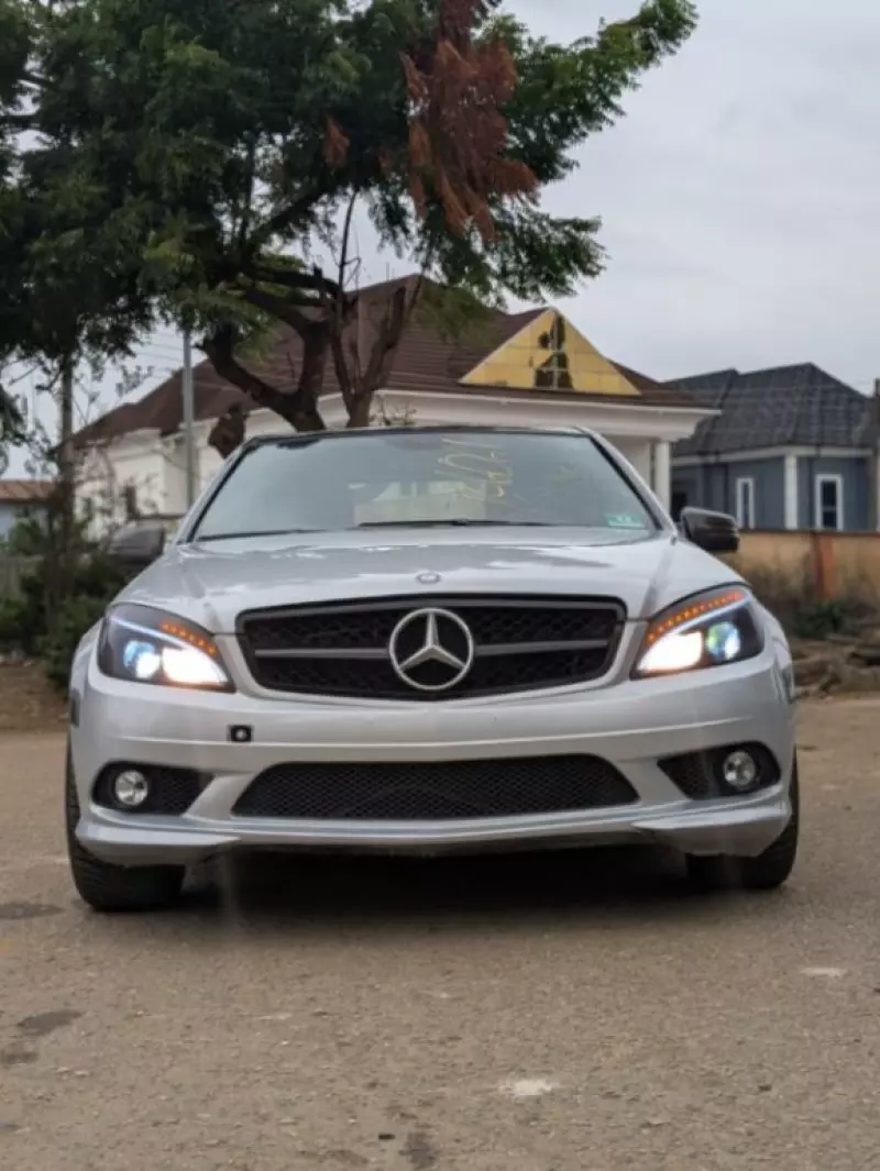 Mercedes-Benz 300 - 2010