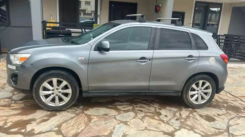 Mitsubishi Outlander Sport   - 2014