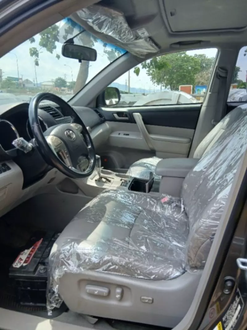 Toyota Grand Highlander   - 2009