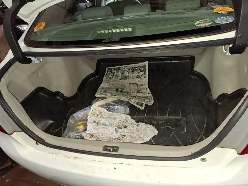 Toyota Premio    - 2011