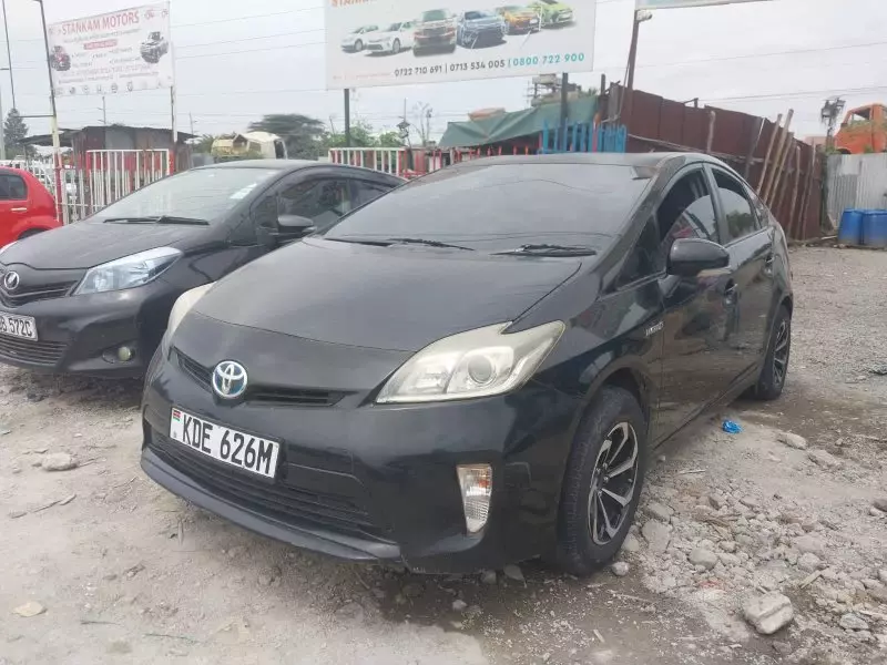 Toyota Prius   - 2014