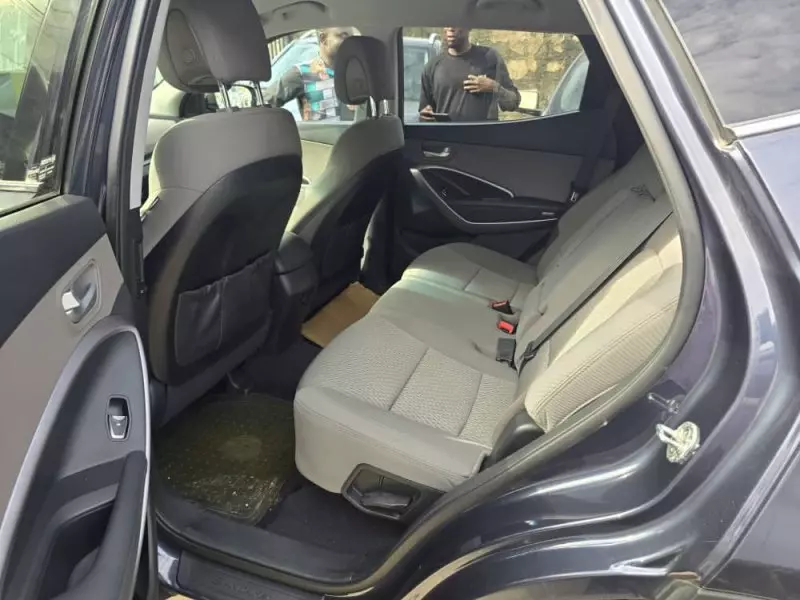 Hyundai Santa FE   - 2015