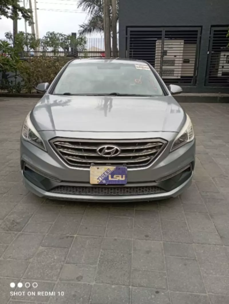 Hyundai Sonata   - 2016