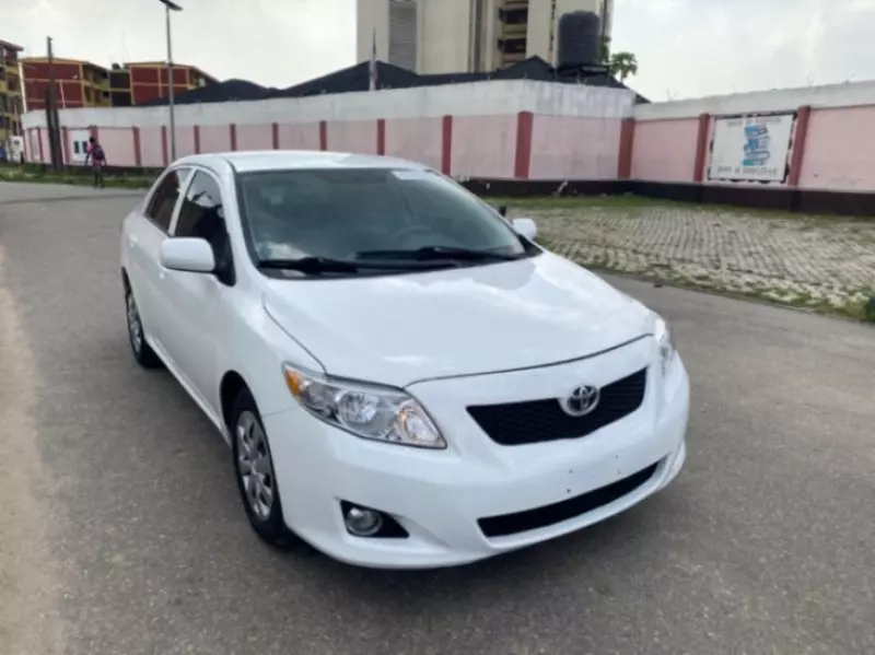 Toyota Corolla   - 2009