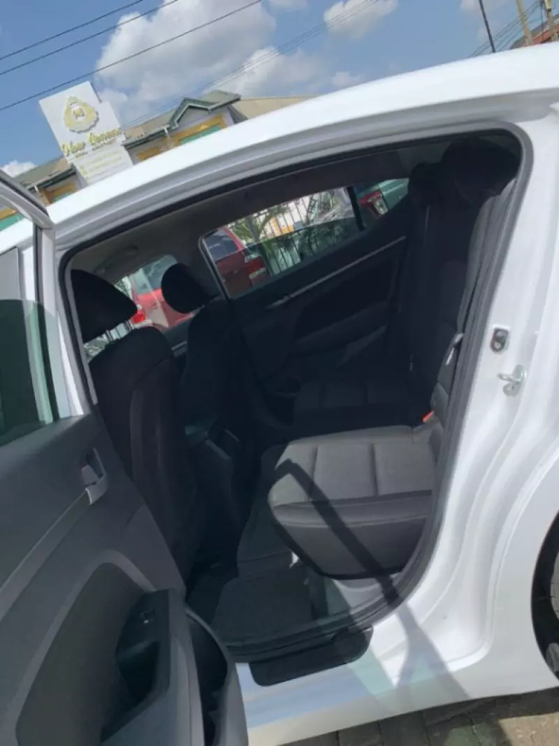 Hyundai Elantra   - 2018