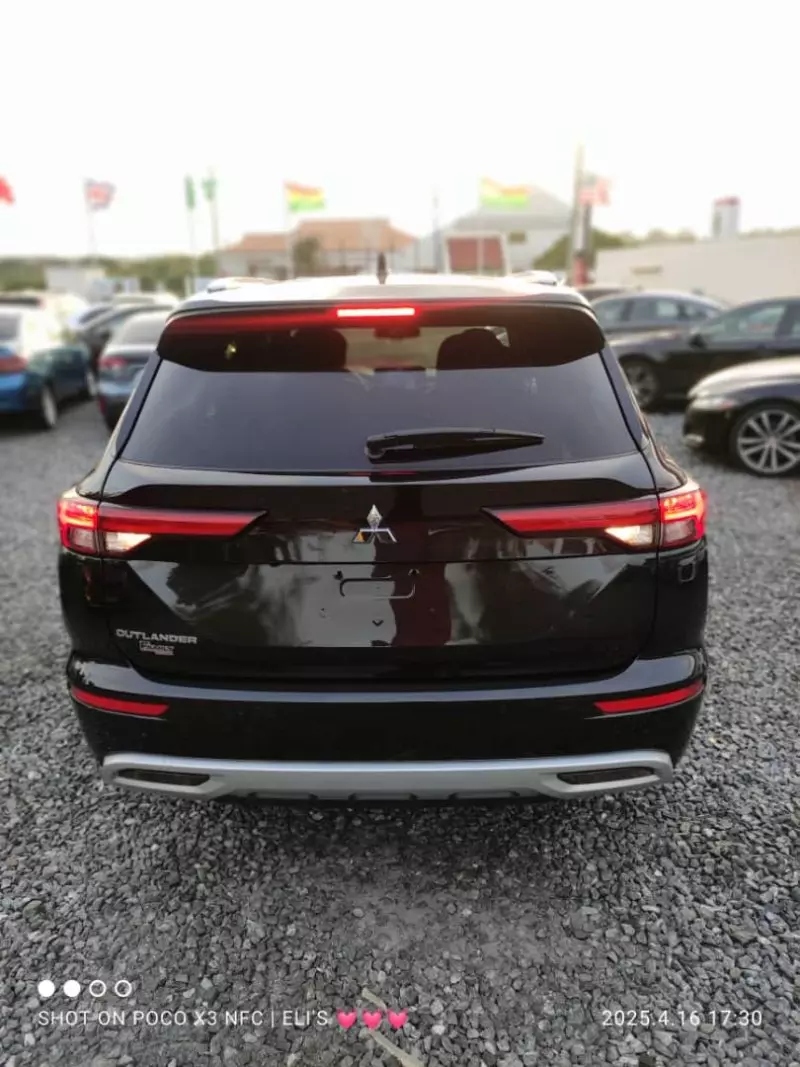 Mitsubishi OUTLANDER   - 2022