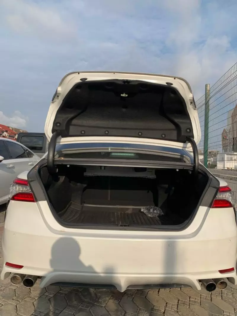 Toyota Camry   - 2018