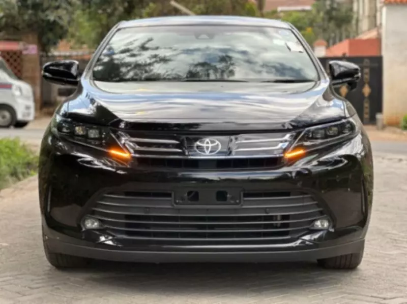 Toyota Harrier   - 2018