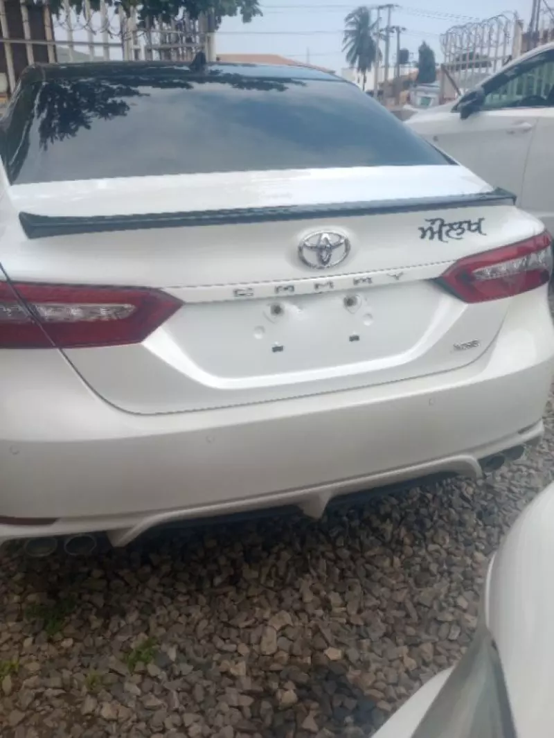 Toyota Camry   - 2018