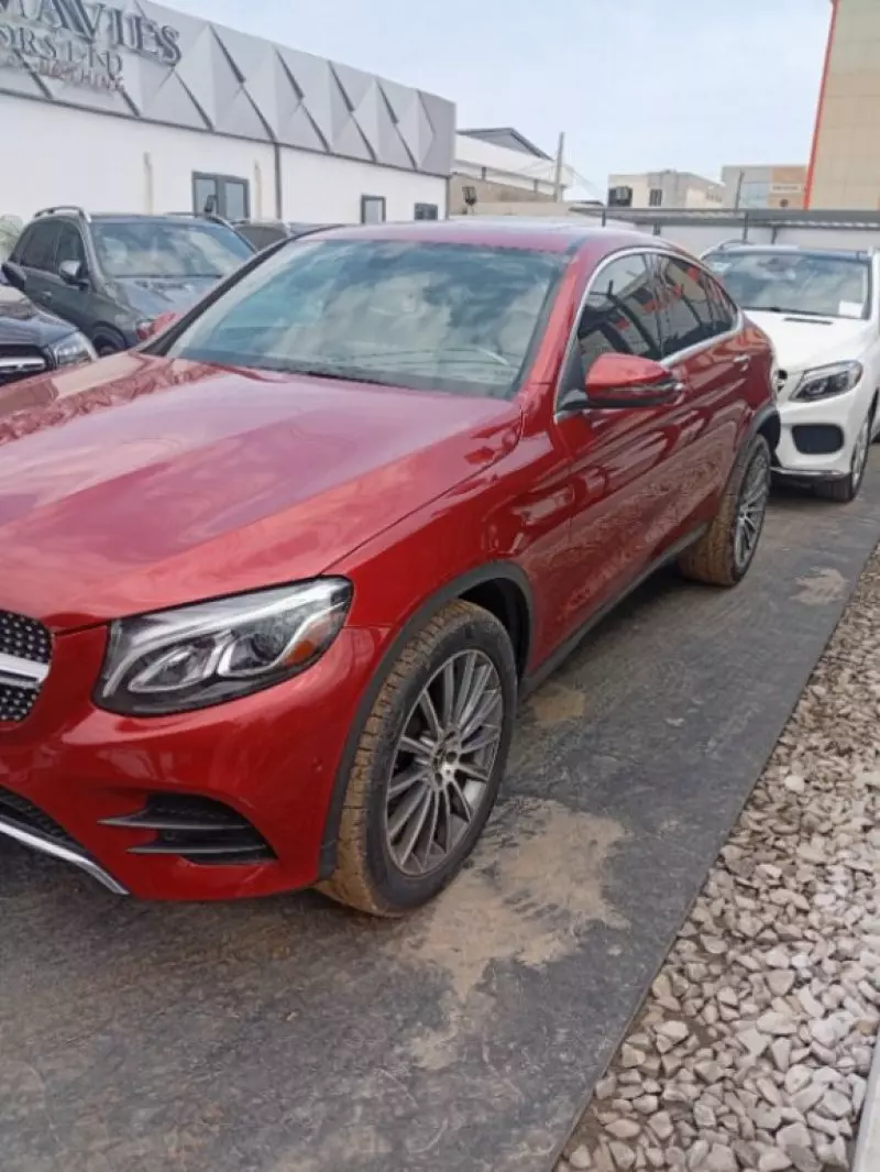 Mercedes-Benz GLC 300   - 2018