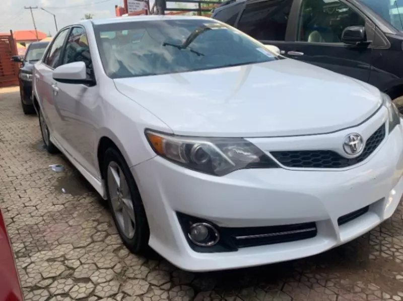 Toyota Camry - 2013