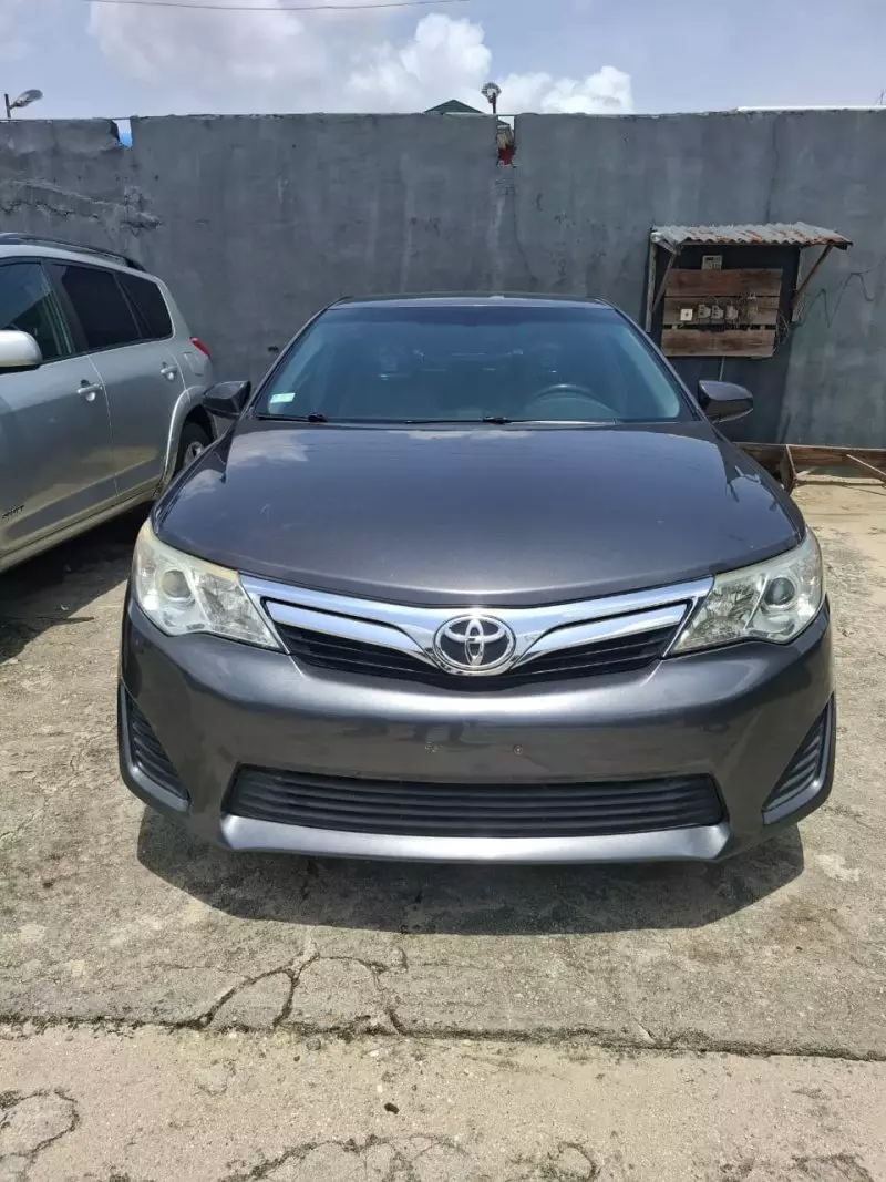 Toyota Camry   - 2014