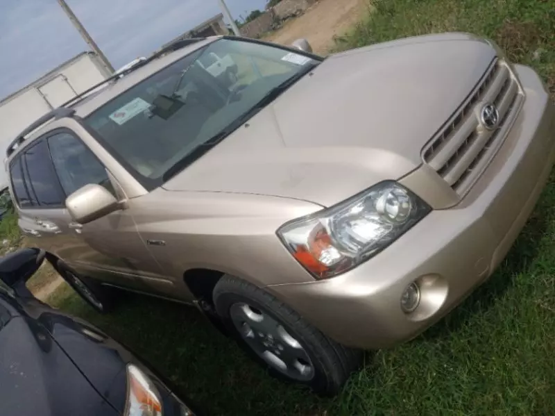 Toyota Highlander   - 2005